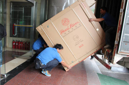宝兴钢琴贵重工艺品无忧运